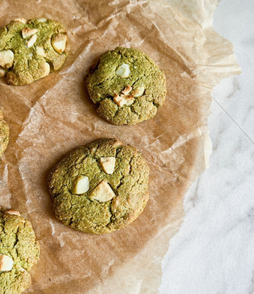 Migdoliniai matcha sausausiniai su baltu šokoladu