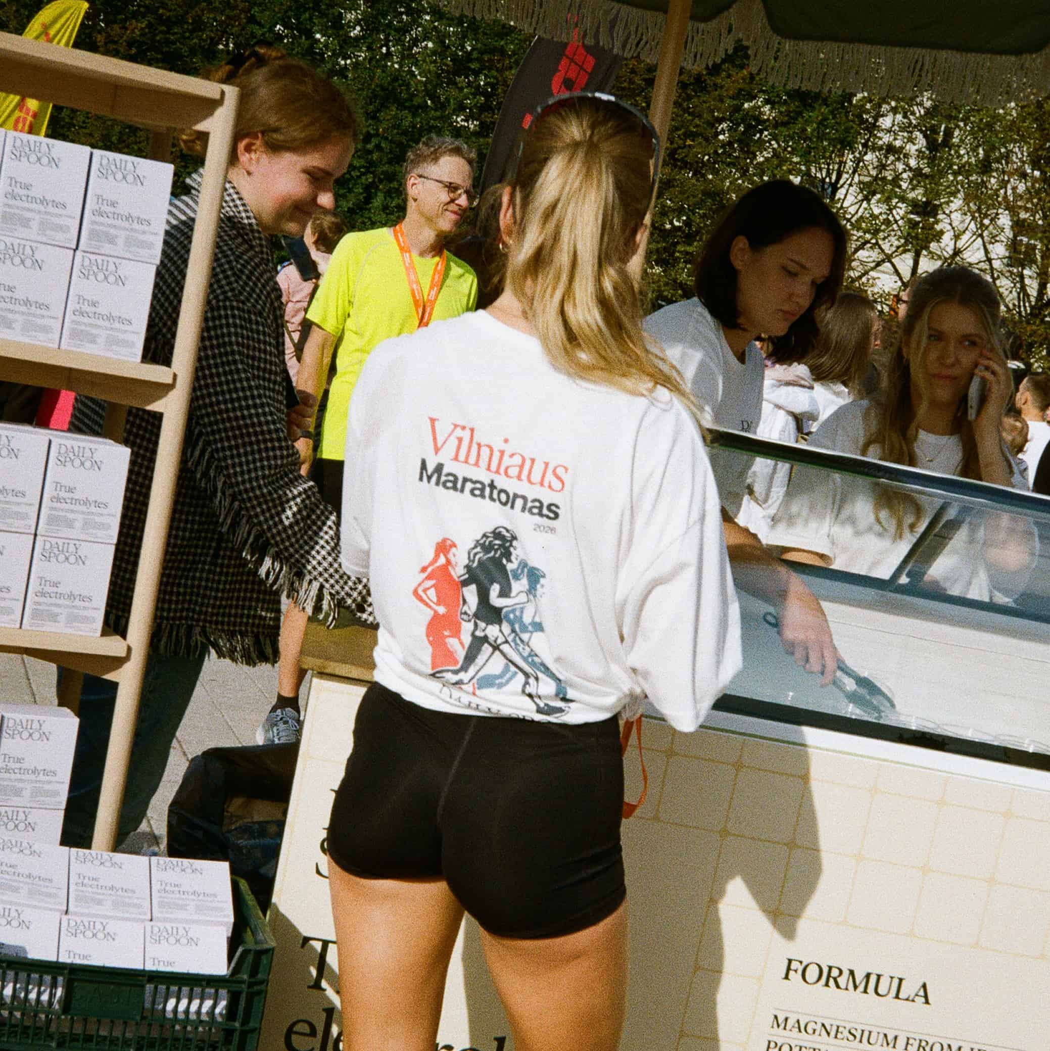 90s-Style Cotton T-Shirt - Image 2