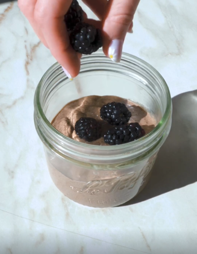 Chocolate chia mousse for energy